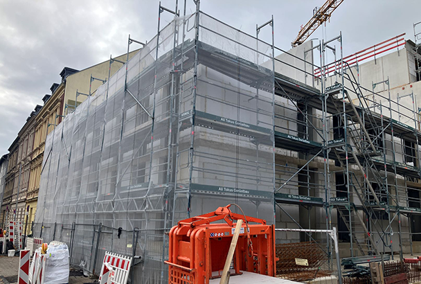 20250903_094657636_iOS_slider